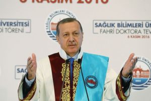 البرلمان التركي يعزز صلاحيات رجب طيب أردوغان ويزيح رئيس الوزارة للمرة الأولي فى تاريخ تركيا